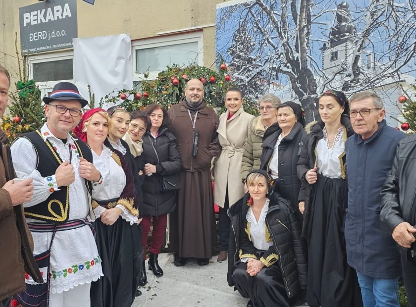 33b3ed99-d4c0-4bcb-ab03-84555e0467ab