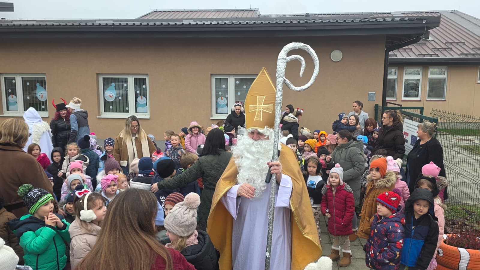 8ee148c3-6cdd-4d80-a43e-218197568b34