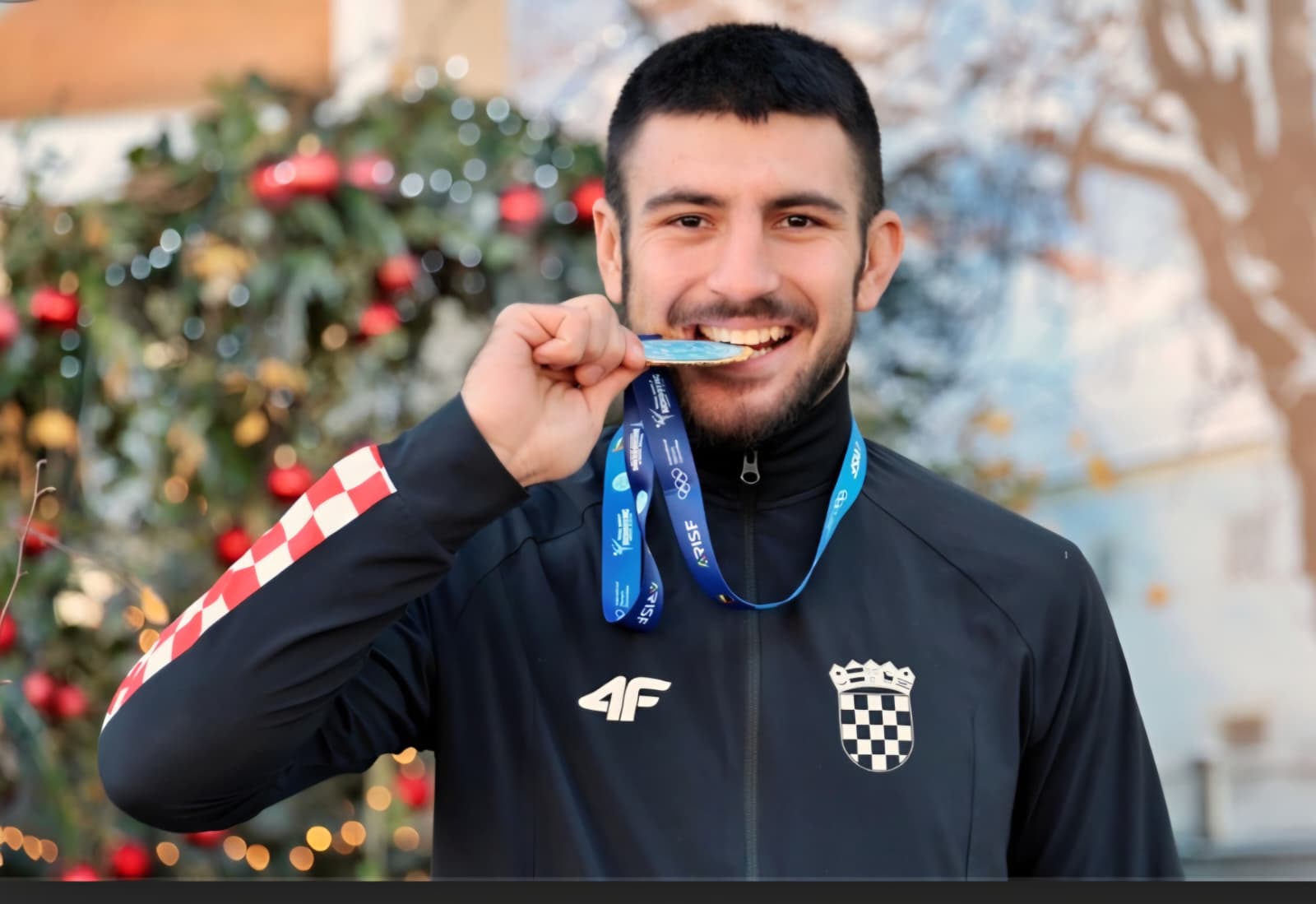 fb7863b9-d572-4041-b2b8-c022e83917f2